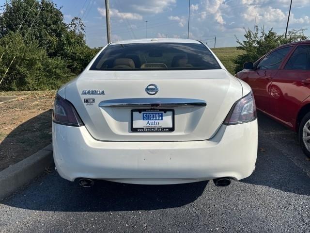 Nissan Maxima 4dr Sdn V6 CVT 3.5 SV 2012