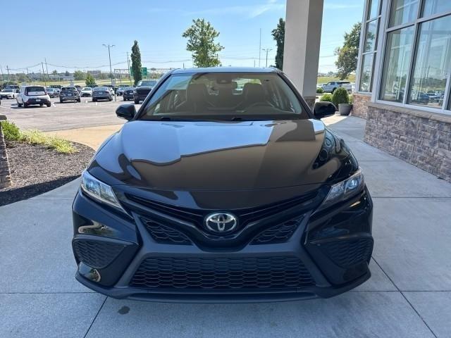 Toyota Camry Hybrid SE Nightshade CVT (Natl) 2023
