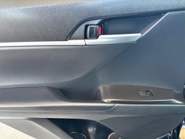Toyota Camry Hybrid SE Nightshade CVT (Natl) 2023