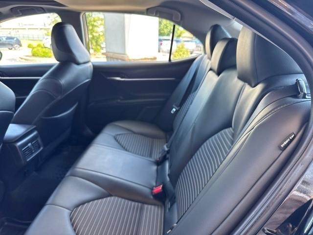 Toyota Camry Hybrid SE Nightshade CVT (Natl) 2023