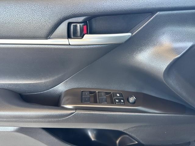 Toyota Camry Hybrid SE Nightshade CVT (Natl) 2023
