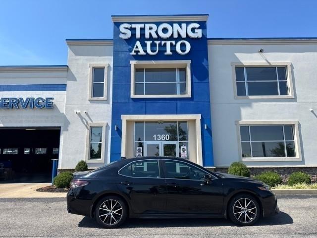 Toyota Camry Hybrid SE Nightshade CVT (Natl) 2023