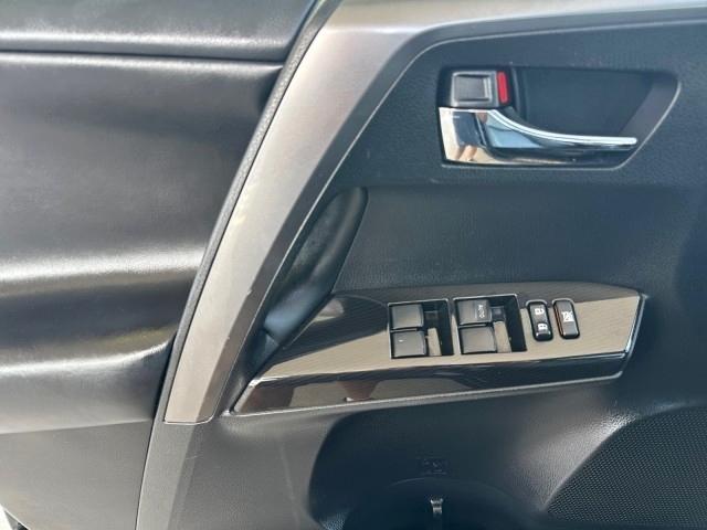 Toyota RAV4 SE AWD (Natl) 2018