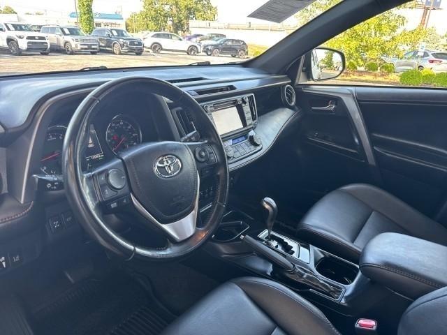 Toyota RAV4 SE AWD (Natl) 2018