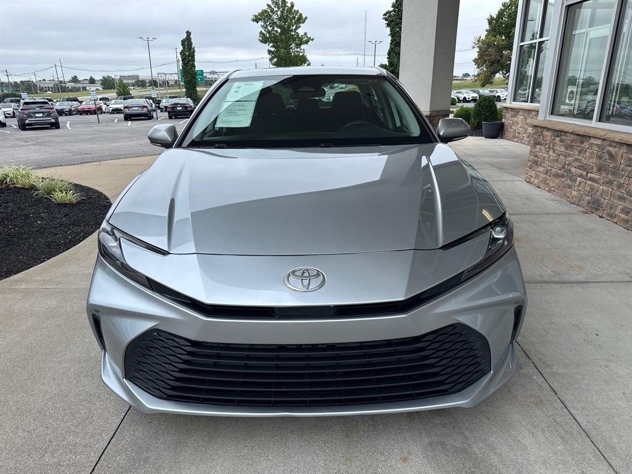 Toyota Camry XLE (Natl) 2025