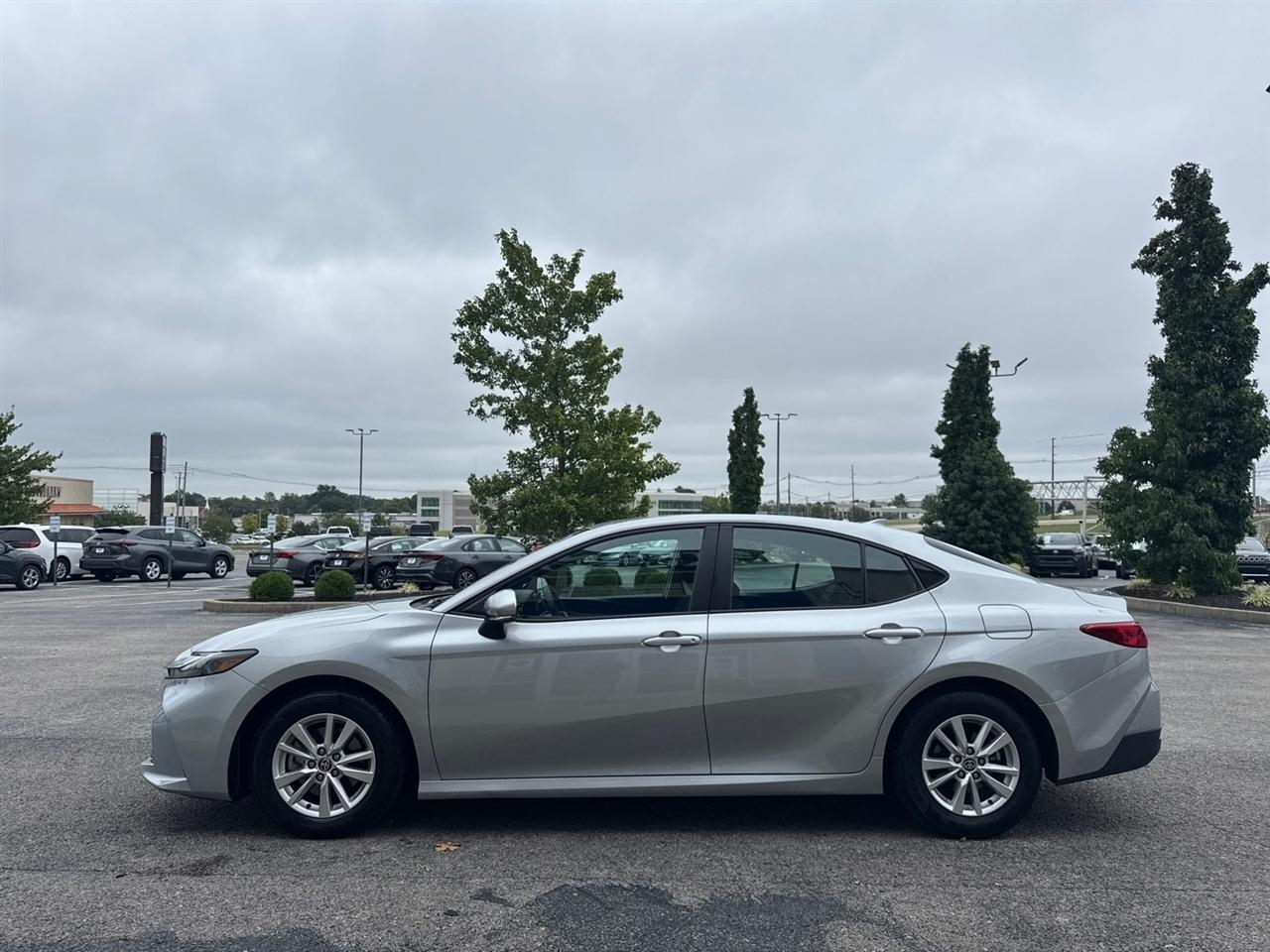 Toyota Camry XLE (Natl) 2025