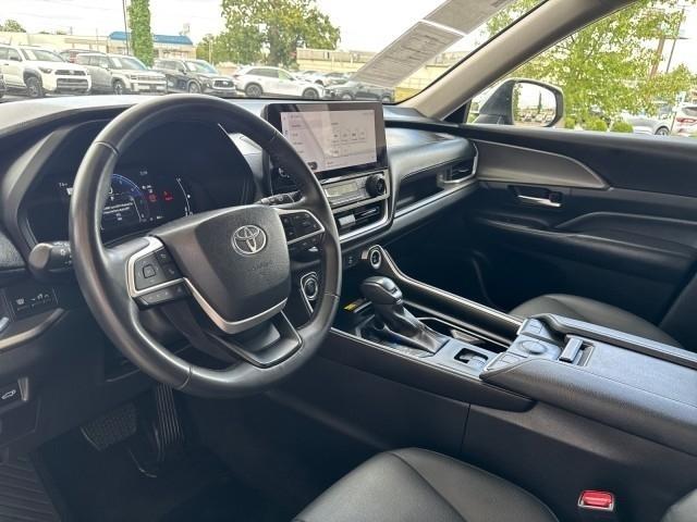 Toyota Grand Highlander Platinum AWD (Natl) 2025