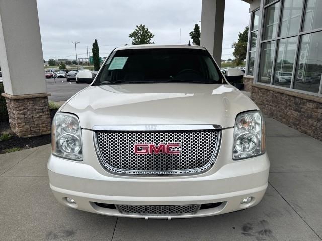GMC Yukon XL AWD 4dr 1500 Denali 2013