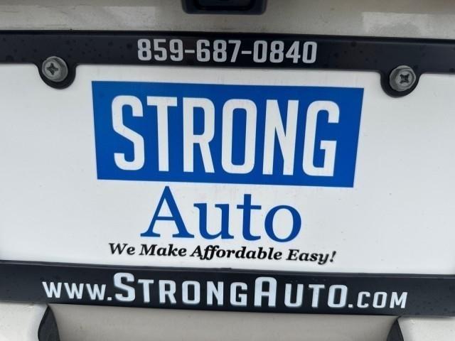 GMC Yukon XL AWD 4dr 1500 Denali 2013