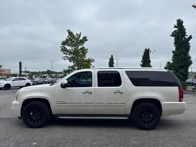 GMC Yukon XL AWD 4dr 1500 Denali 2013