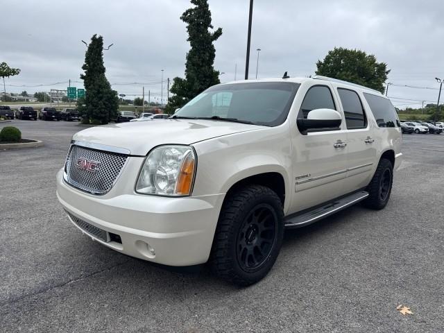 GMC Yukon XL AWD 4dr 1500 Denali 2013