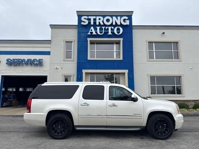 GMC Yukon XL AWD 4dr 1500 Denali 2013