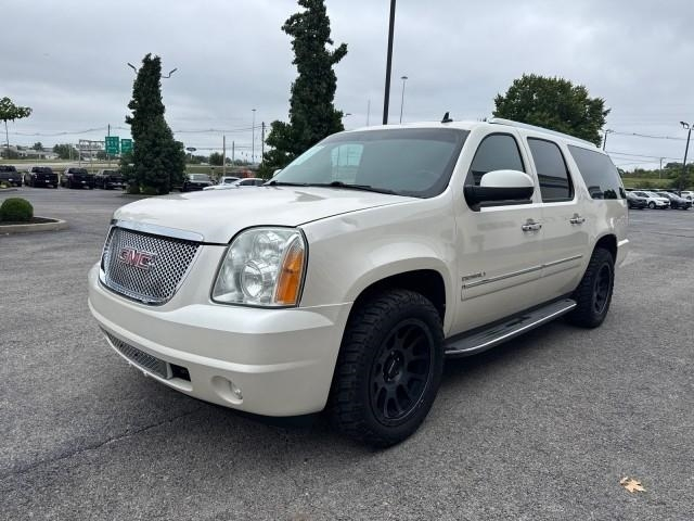 GMC Yukon XL AWD 4dr 1500 Denali 2013