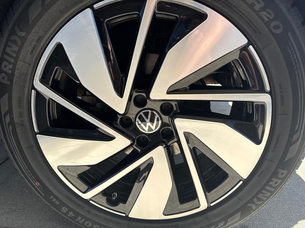 Volkswagen Atlas 2.0T SE w/Technology 4MOTION 2025
