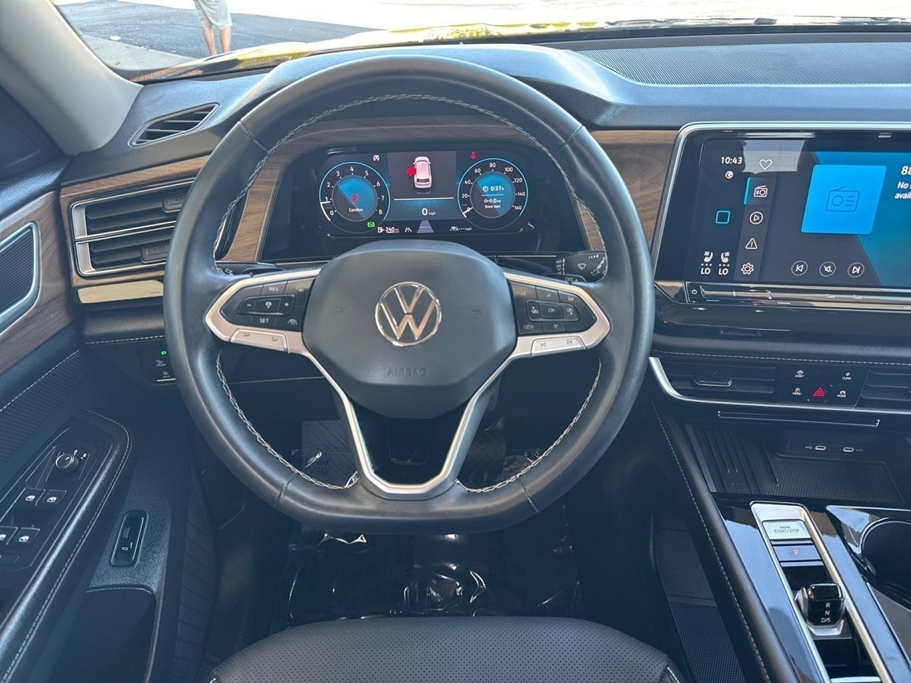 Volkswagen Atlas 2.0T SE w/Technology 4MOTION 2025