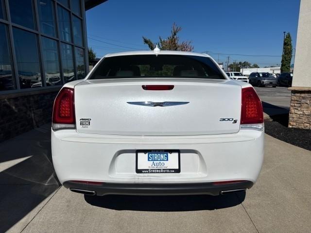 Chrysler 300 4dr Sdn 300S AWD 2016