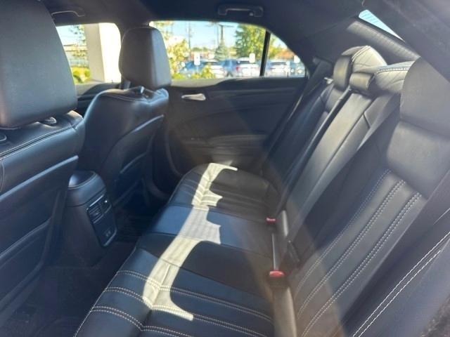Chrysler 300 4dr Sdn 300S AWD 2016