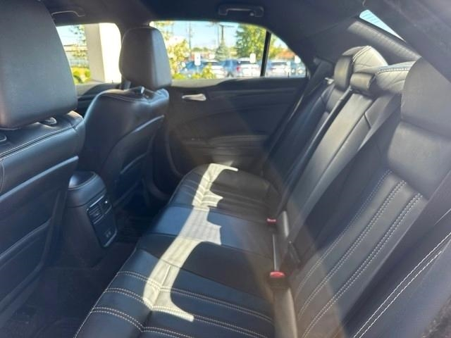 Chrysler 300 4dr Sdn 300S AWD 2016