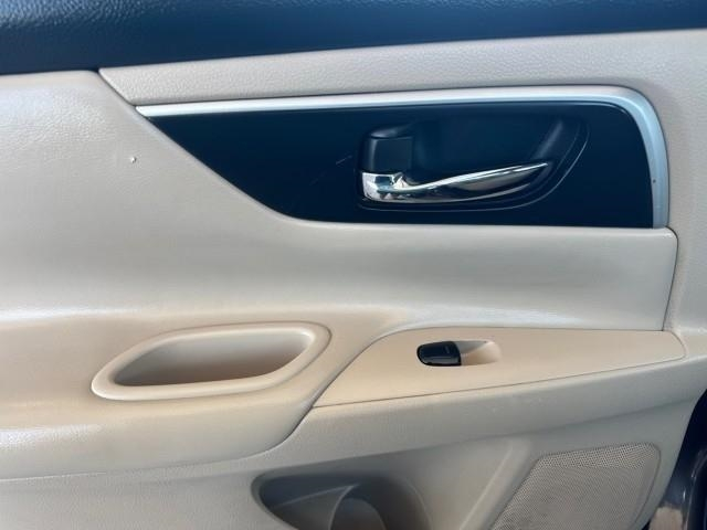 Nissan Altima 4dr Sdn I4 2.5 SV 2016