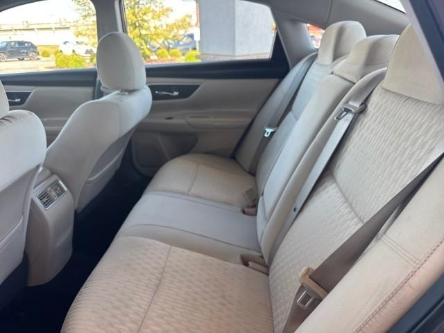 Nissan Altima 4dr Sdn I4 2.5 SV 2016