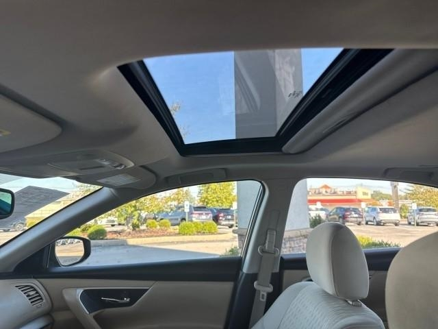 Nissan Altima 4dr Sdn I4 2.5 SV 2016