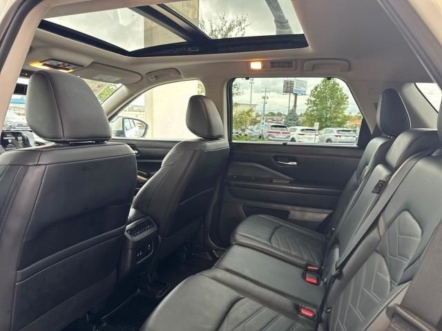 Nissan Pathfinder Platinum 4WD 2024