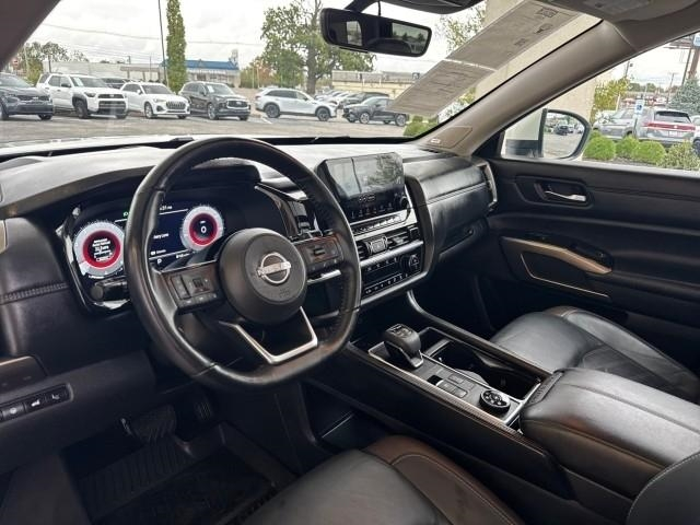 Nissan Pathfinder Platinum 4WD 2024