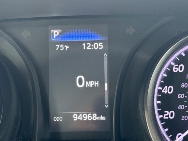 Toyota Camry SE Auto (Natl) 2021