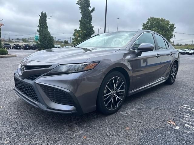 Toyota Camry SE Auto (Natl) 2021