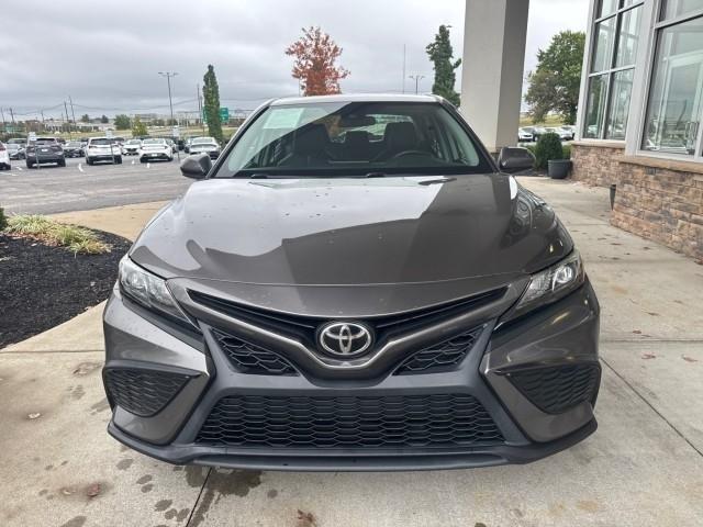 Toyota Camry SE Auto (Natl) 2021
