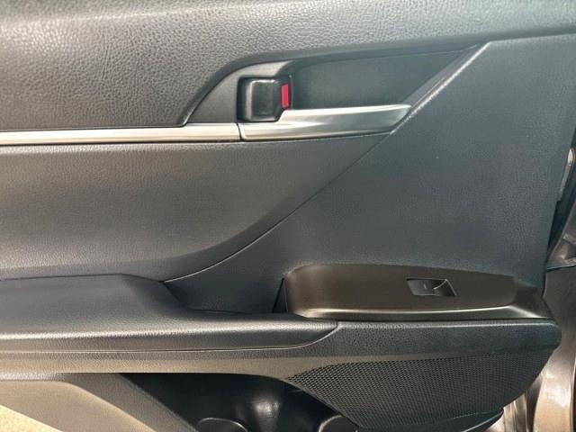 Toyota Camry SE Auto (Natl) 2021