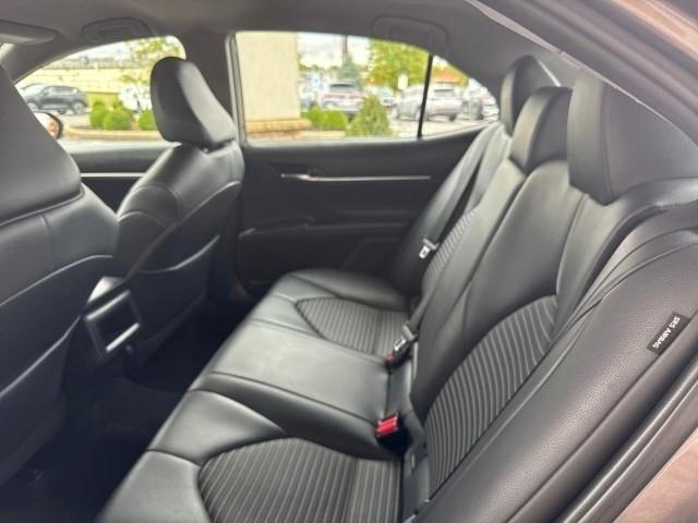 Toyota Camry SE Auto (Natl) 2021