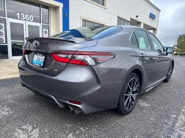 Toyota Camry SE Auto (Natl) 2021
