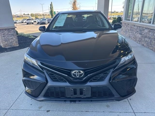 Toyota Camry Hybrid SE Nightshade CVT (Natl) 2023