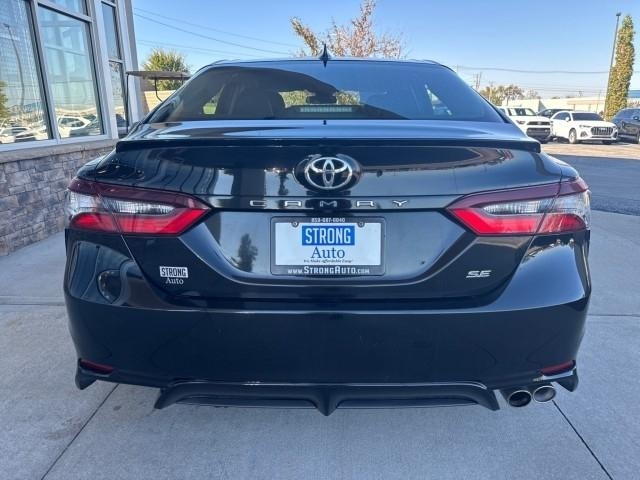 Toyota Camry Hybrid SE Nightshade CVT (Natl) 2023