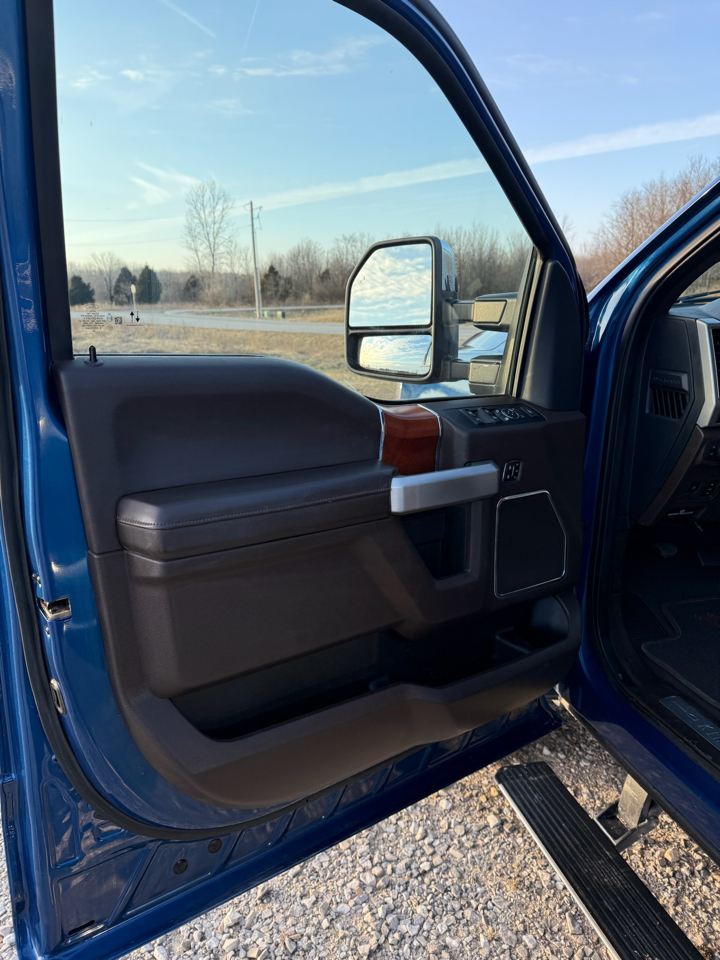 Ford F-350 SD King Ranch Crew Cab Long Bed 4WD 2022