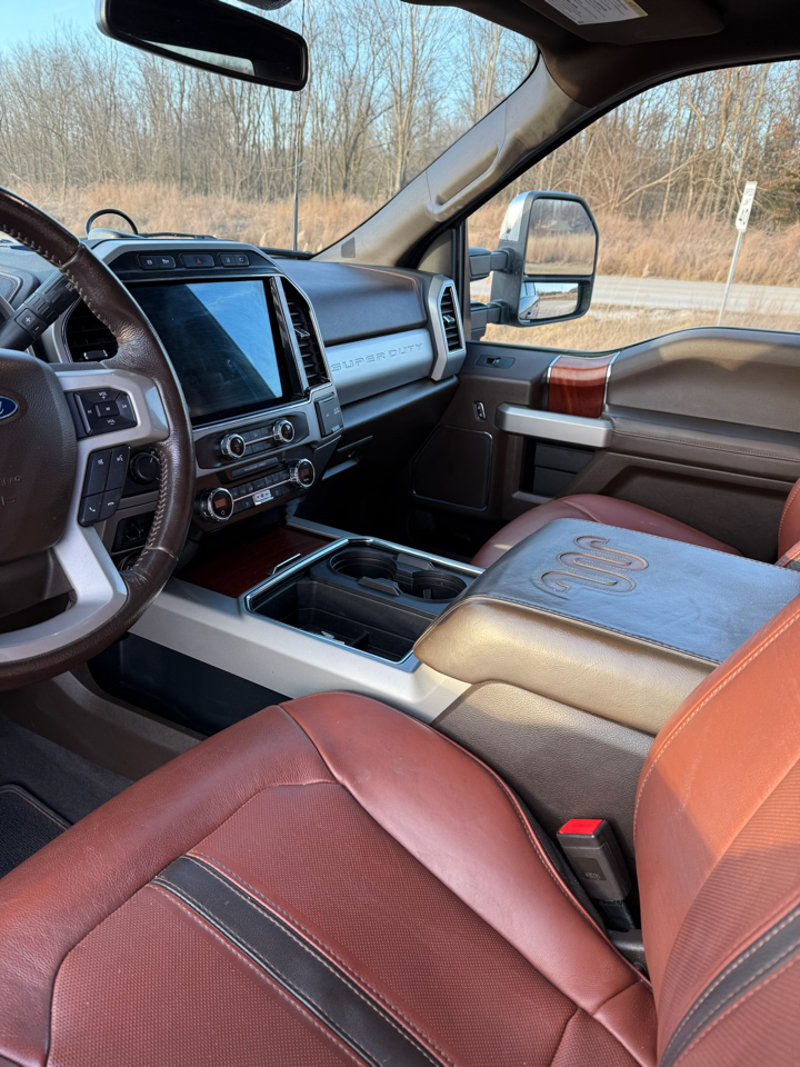 Ford F-350 SD King Ranch Crew Cab Long Bed 4WD 2022