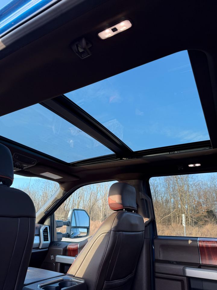 Ford F-350 SD King Ranch Crew Cab Long Bed 4WD 2022