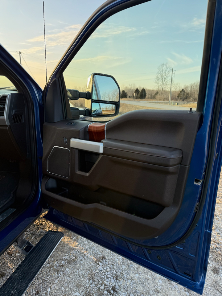 Ford F-350 SD King Ranch Crew Cab Long Bed 4WD 2022