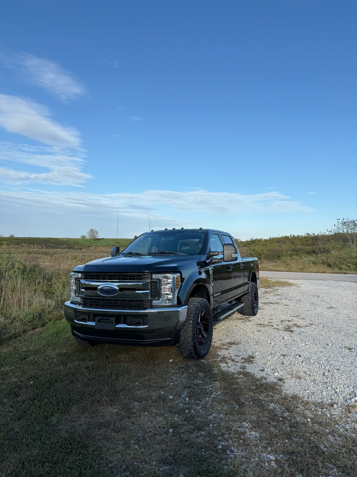 Ford F-250 SD XLT Crew Cab 4WD 2018
