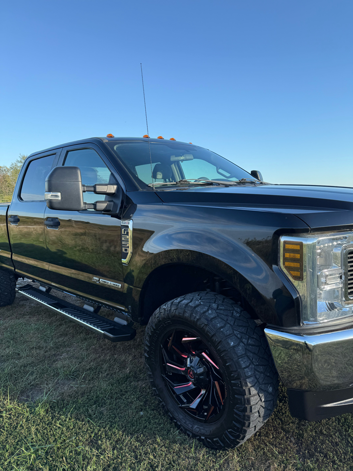 Ford F-250 SD XLT Crew Cab 4WD 2018