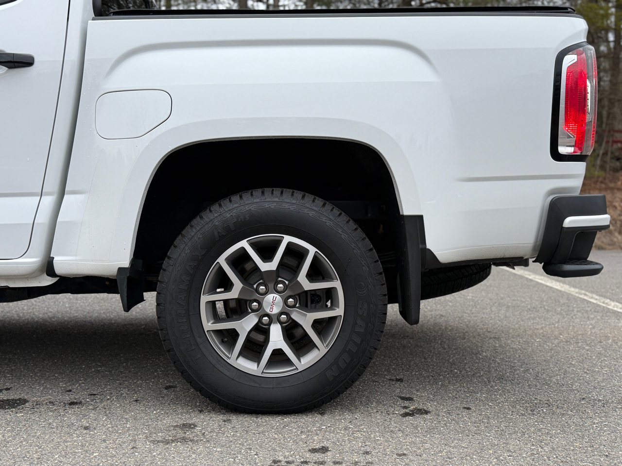 GMC Canyon 4WD Crew Cab 128" AT4 w/Leather 2021