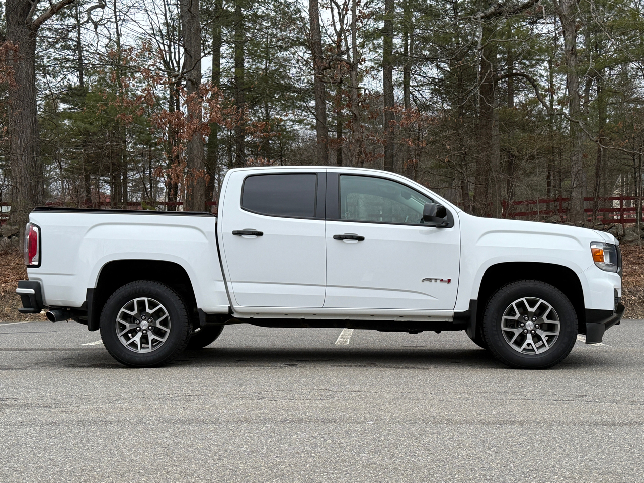 GMC Canyon 4WD Crew Cab 128" AT4 w/Leather 2021