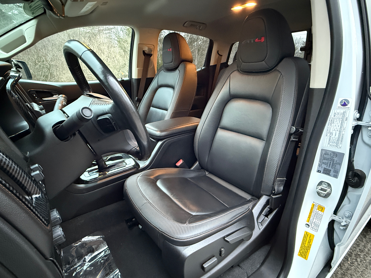 GMC Canyon 4WD Crew Cab 128" AT4 w/Leather 2021