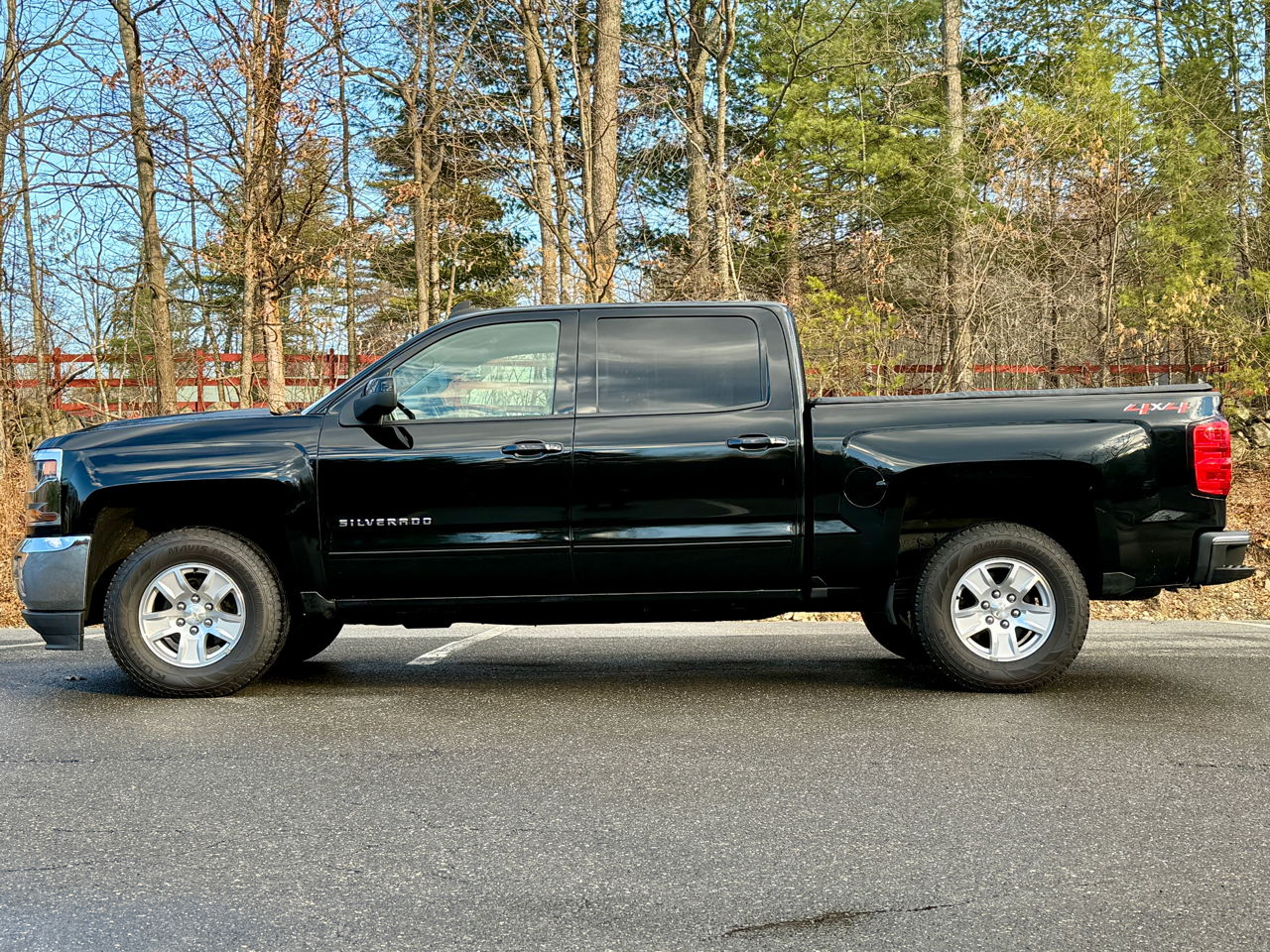 2018 Chevrolet Silverado 1500 4WD Crew Cab 143.5" LT w/1LT