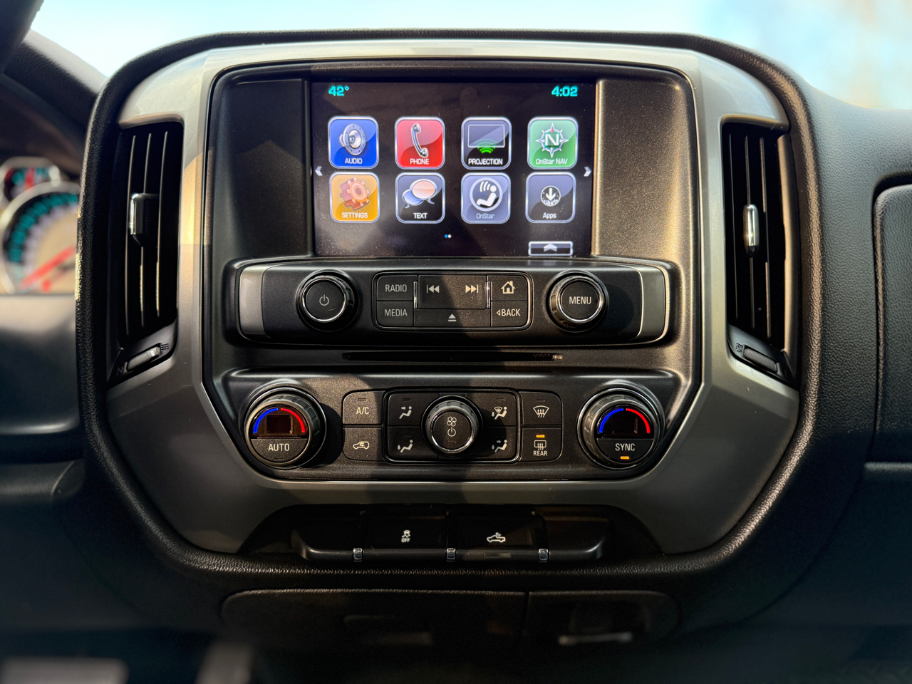 Chevrolet Silverado 1500 4WD Crew Cab 143.5" LT w/1LT 2018