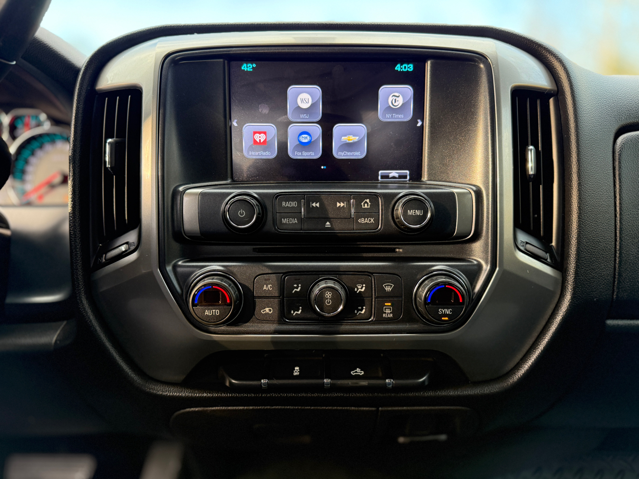 Chevrolet Silverado 1500 4WD Crew Cab 143.5" LT w/1LT 2018