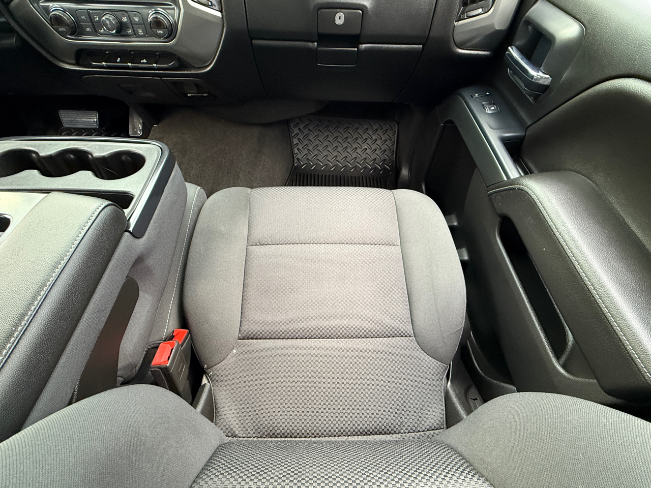 Chevrolet Silverado 1500 4WD Crew Cab 143.5" LT w/1LT 2018