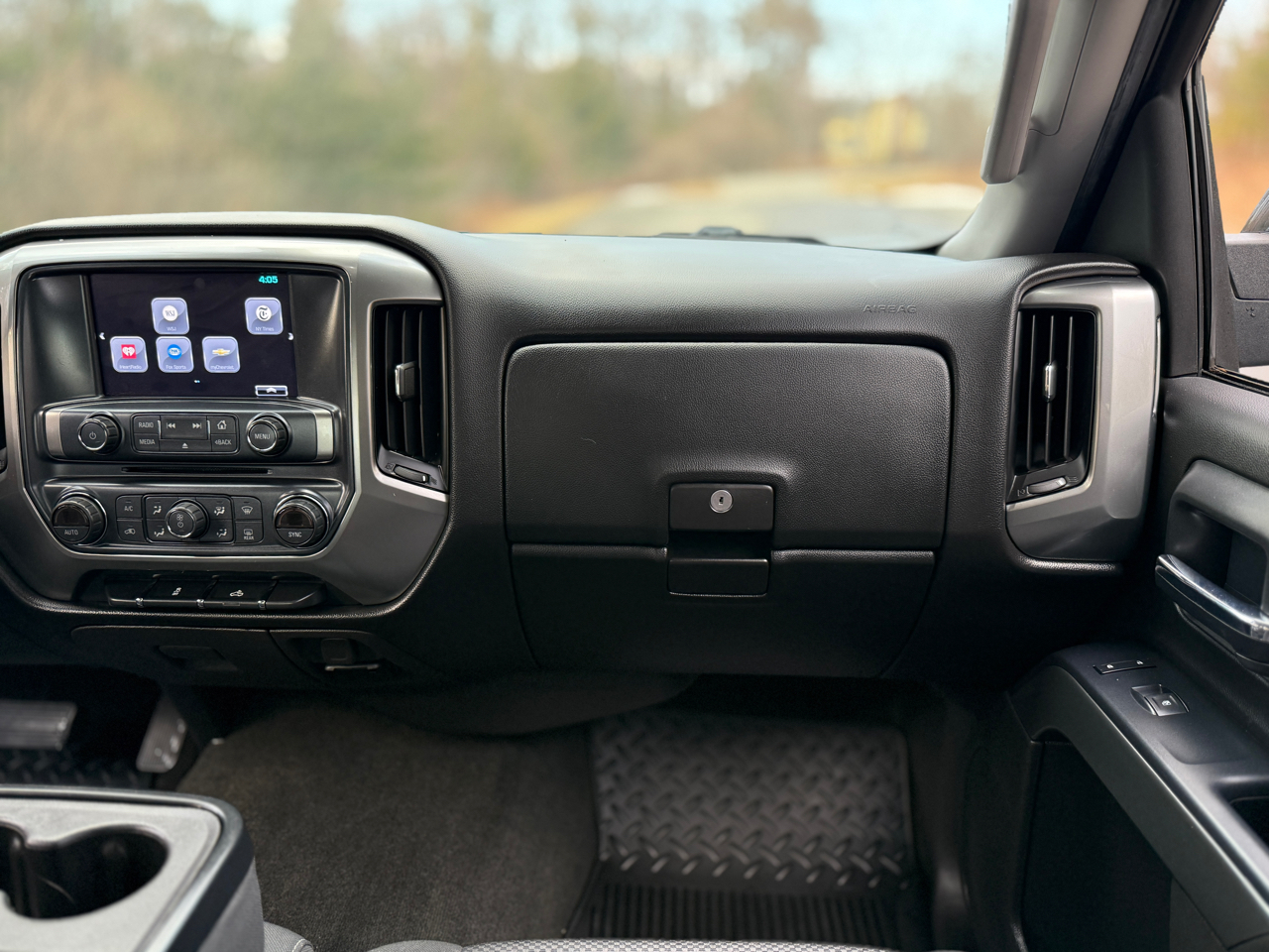 Chevrolet Silverado 1500 4WD Crew Cab 143.5" LT w/1LT 2018