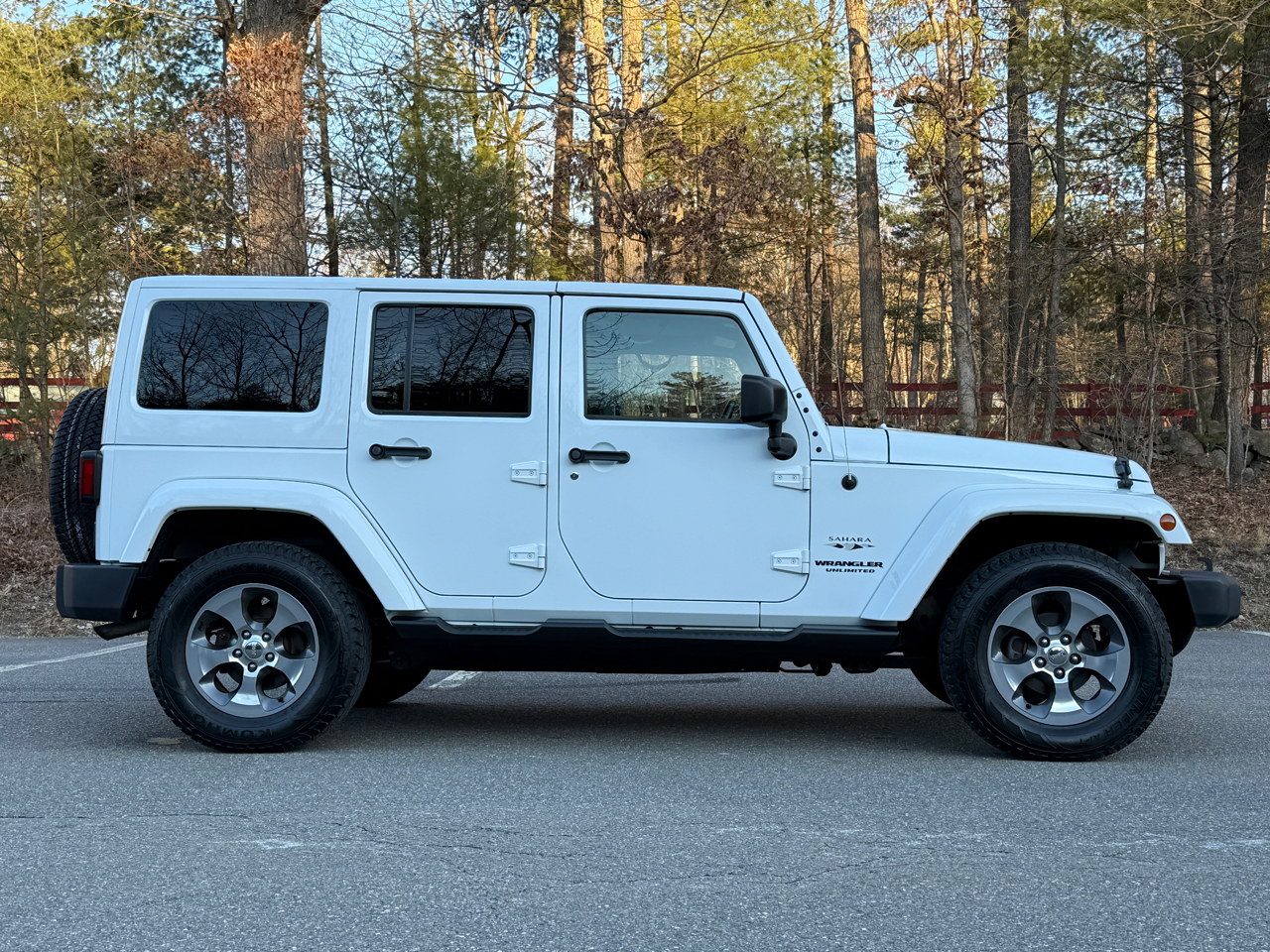 Jeep Wrangler Unlimited 4WD 4dr Sahara 2017